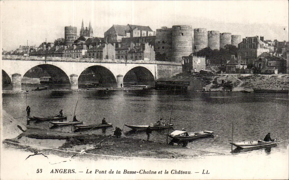 Angers — Die Brücke der Basse-Châtné und das Schloss — LL - Vorderseite