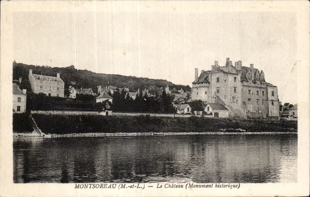 Montsoreau (M.-et-L.) — O Castelo (Monumento Histórico) - Frente
