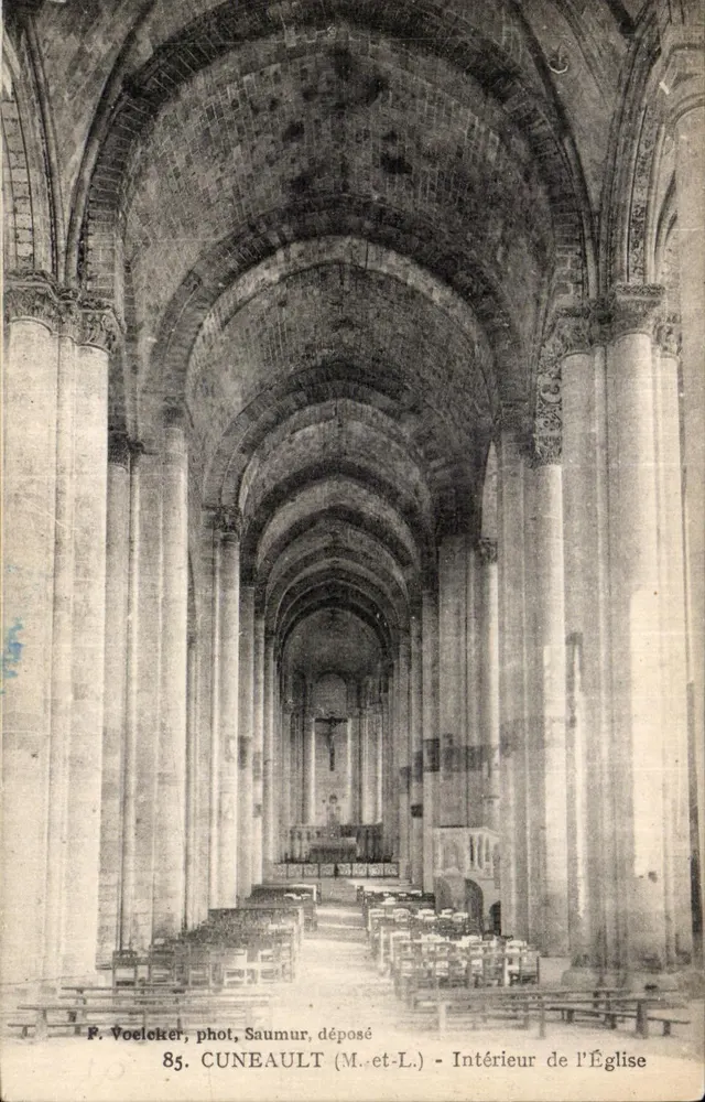 Cuneault (M.-et-L.) — Interior da Igreja — P. Voelcker, fot. Saumur, depositado - Frente
