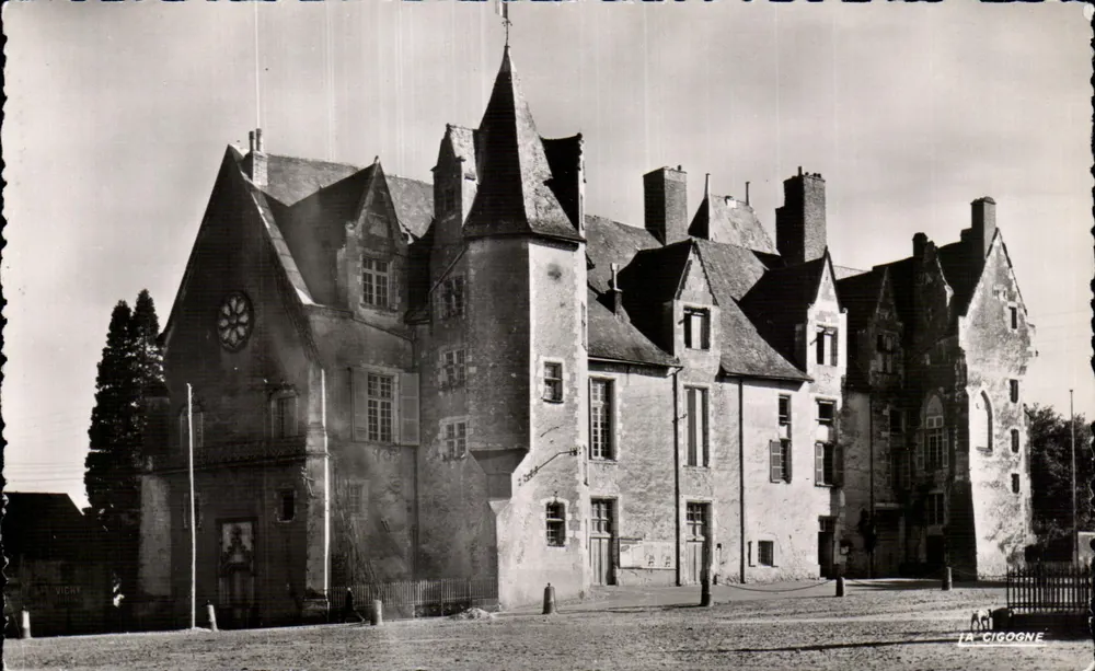Bauge (Maine-et-Loire) — Das Schloss (15. Jahrhundert), heute Rathaus — Verlag « Le Cigogne », Nantes - Vorderseite