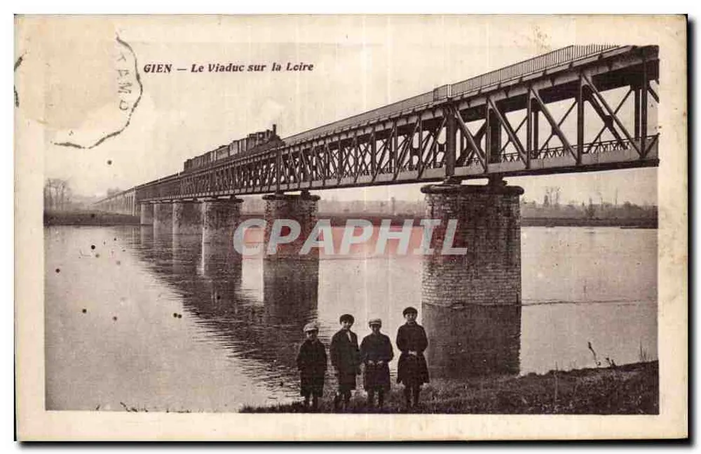 Gien — Der Viadukt über die Loire - Vorderseite