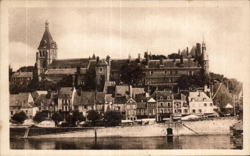 Gien — Conjunto do Castelo — Cie des Arts Photomécaniques, Paris - Frente