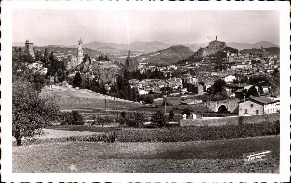 Le Puy-en-Velay — Allgemeine Ansicht der Vier Felsen — Verlag Parquier, Nr. 3 - Vorderseite