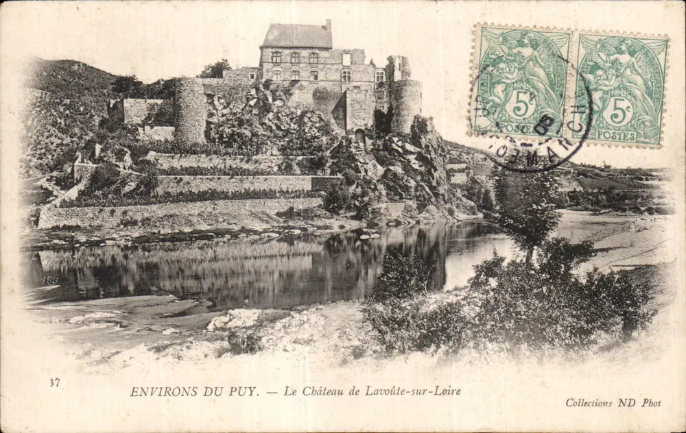 Umgebung von Le Puy — Schloss Lavoûte-sur-Loire — Collections ND Phot - Vorderseite