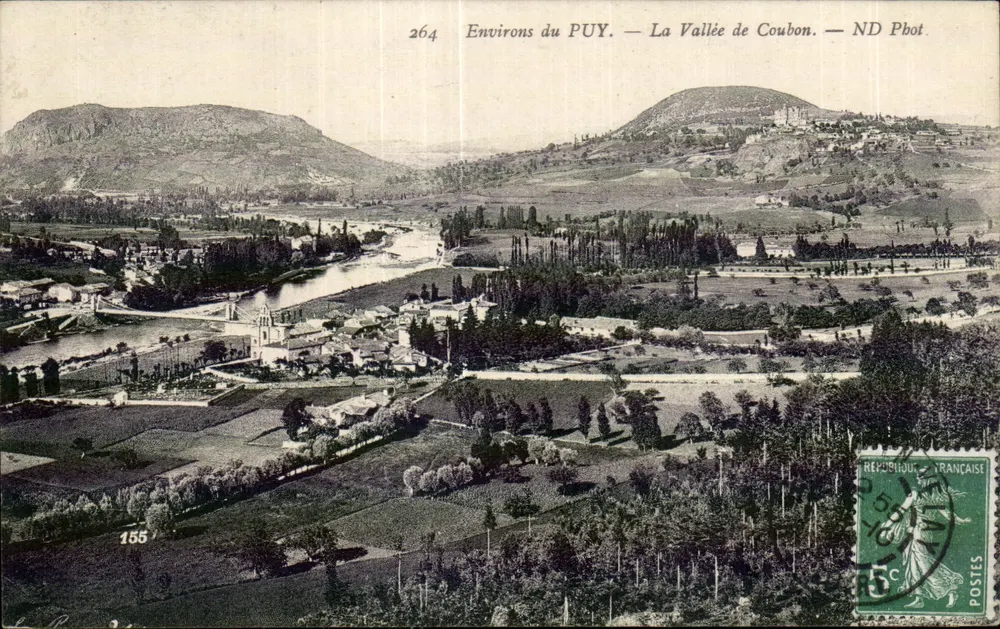 Omgeving van het PUY — De Vallei van Coubon — ND Fot. - Voorkant