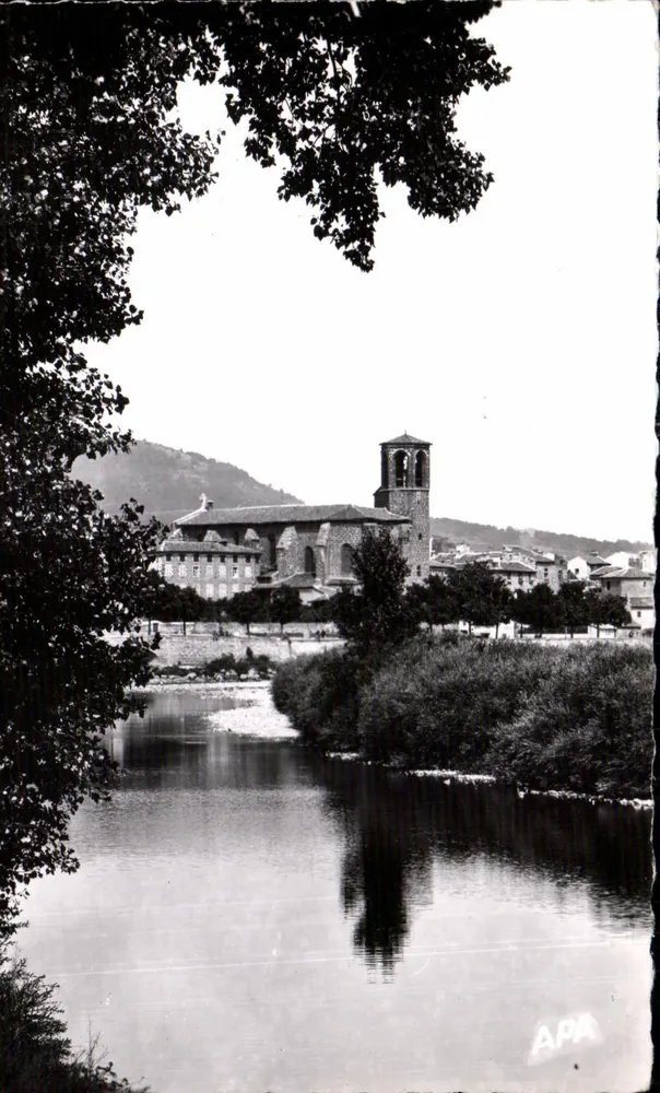 Langeac (Haute-Loire) — Die Kirche aus Sicht der Île d'Amour — Société des Cartes Postales N.P.A. POUX - Vorderseite