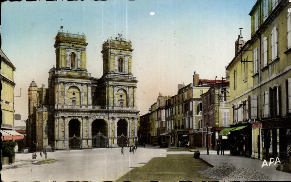 Auch - Praça e Basílica de Santa Maria — APA — n°5 - Frente