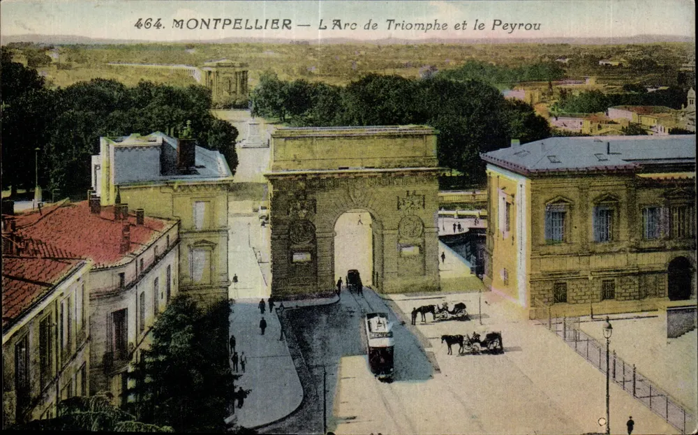 Montpellier — O Arco do Triunfo e o Peyrou - Frente
