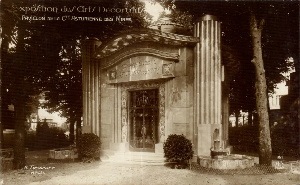 Pavillon der Königlichen Asturischen Bergbau-Gesellschaft — Ausstellung der Dekorativen Künste — A. Tronchet, Paris - Vorderseite