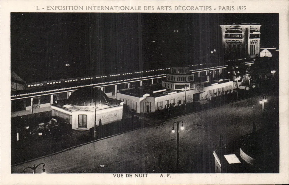 Internationale Ausstellung für Dekorative Künste - Paris 1925 — Nachtansicht — A.P. - Vorderseite