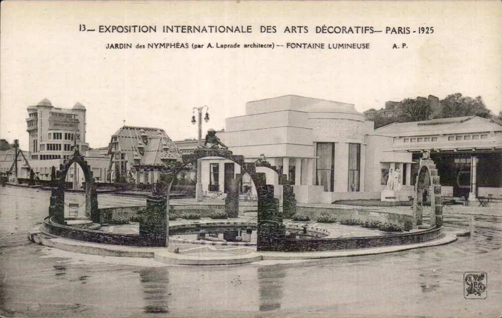 Internationale Ausstellung für Dekorative Künste — Gartens der Nymphen — Leuchtende Fontäne — Paris 1925 — von A. Laprade, Architekt - Vorderseite