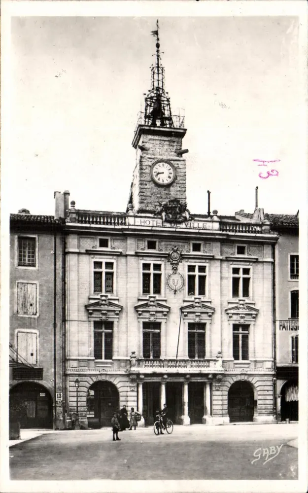 Orange - Fachada do Hotel de Ville — G. Artaud, editor, Nîmes - Frente