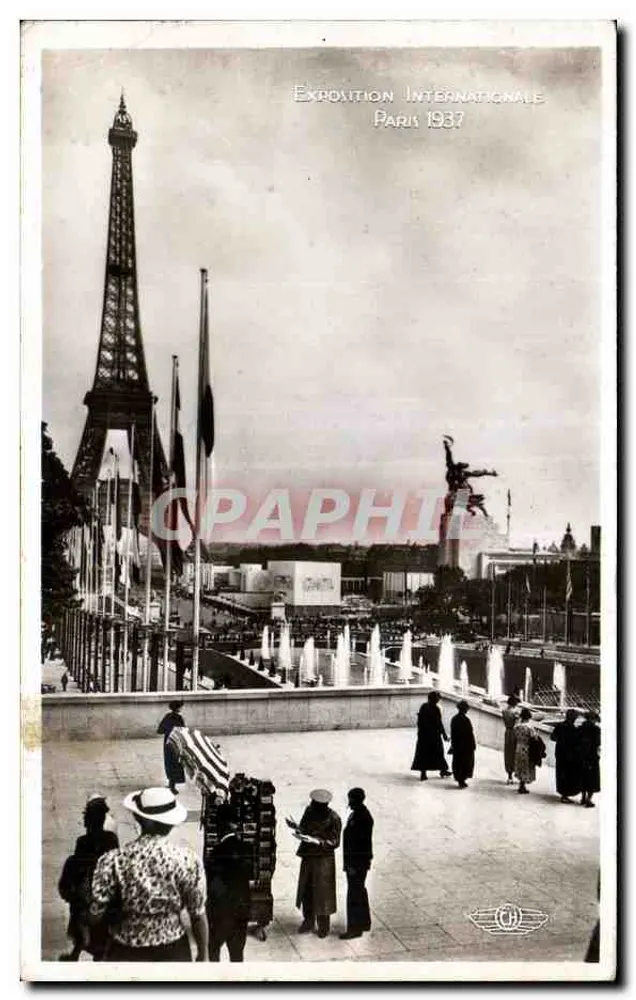 Exposição Internacional de Paris 1937 — Vista da Torre Eiffel e das fontes - Frente