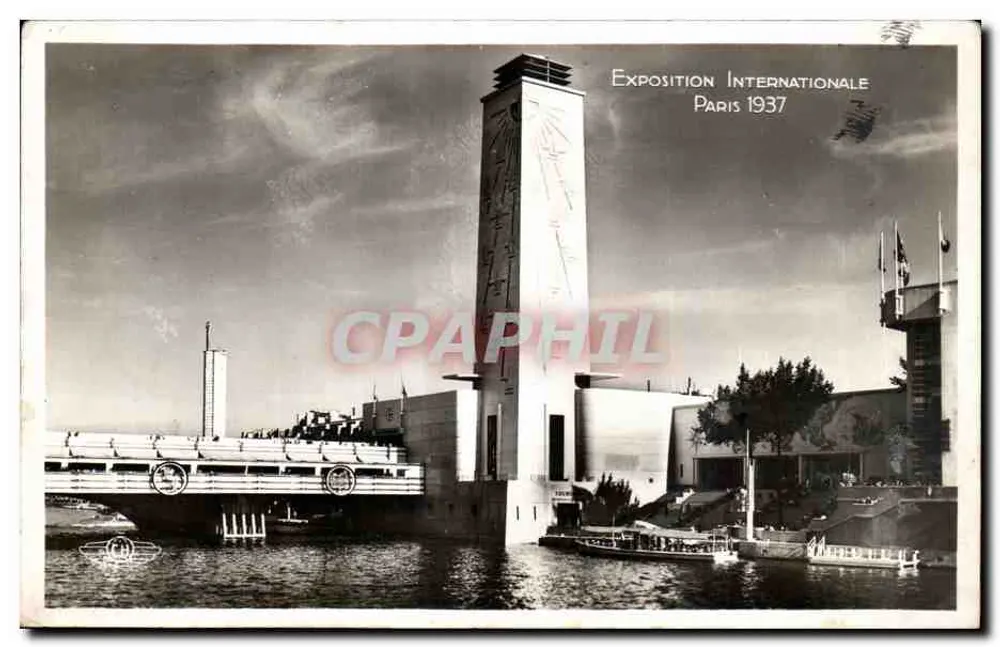 Tour der Internationalen Ausstellung Paris 1937 — Ansicht der Brücke und Boote - Vorderseite
