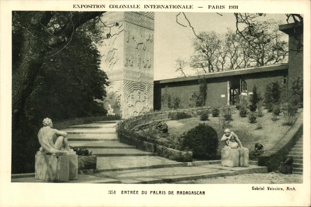 Eingang zum Palast von Madagaskar — Internationale Kolonialausstellung — Paris 1931 - Vorderseite