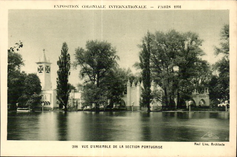 Internationale Kolonialausstellung — Paris 1931 — Überblick über den portugiesischen Bereich — Raul Lino, Architekt - Vorderseite