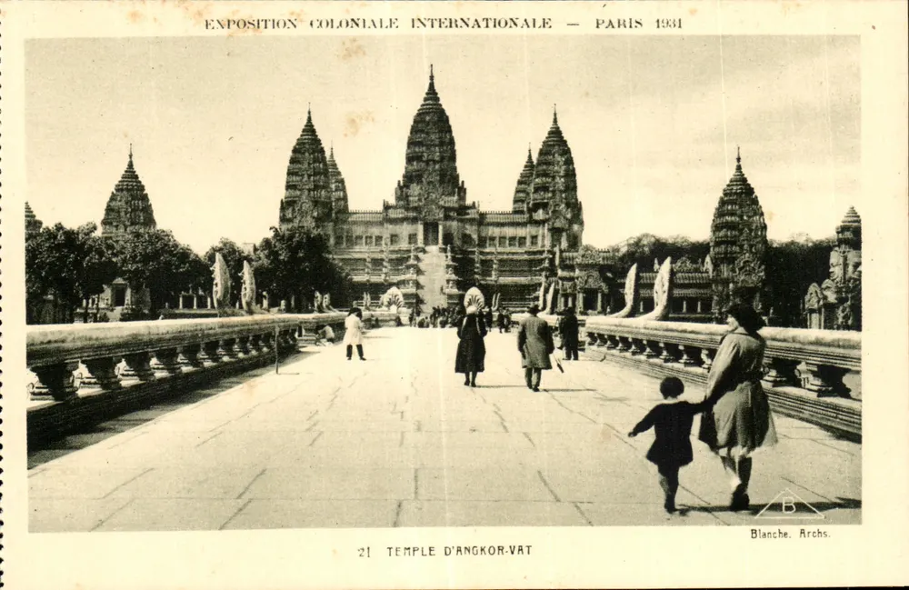 Templo de Angkor-Vat — Exposição Colonial Internacional — Paris 1931 — Blanche. Arches. - Frente