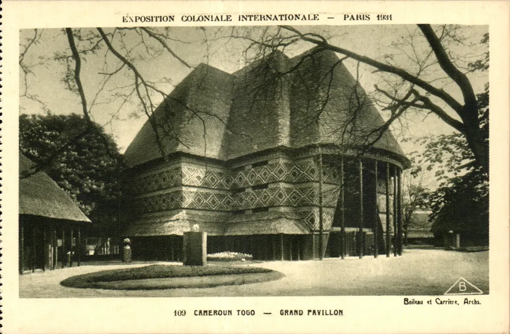 Internationale Kolonialausstellung — Paris 1931 — Kamerun Togo — Großer Pavillon — Boileau et Carrière, Archs. - Vorderseite