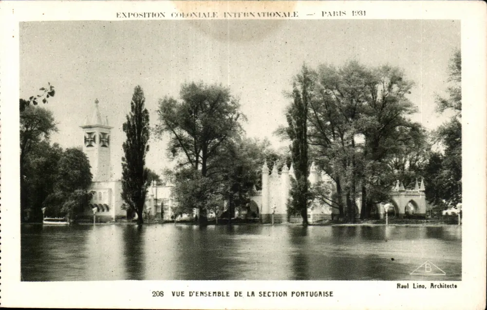 Internationale Kolonialausstellung — Paris 1931 — Überblick über den portugiesischen Bereich — Raul Lino, Architekt - Vorderseite