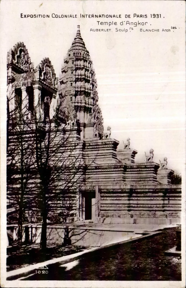 Tempel van Angkor — Internationale Koloniale Tentoonstelling van Parijs 1931 — Auberlet Beeldhouwer, Blanche Architect - Voorkant