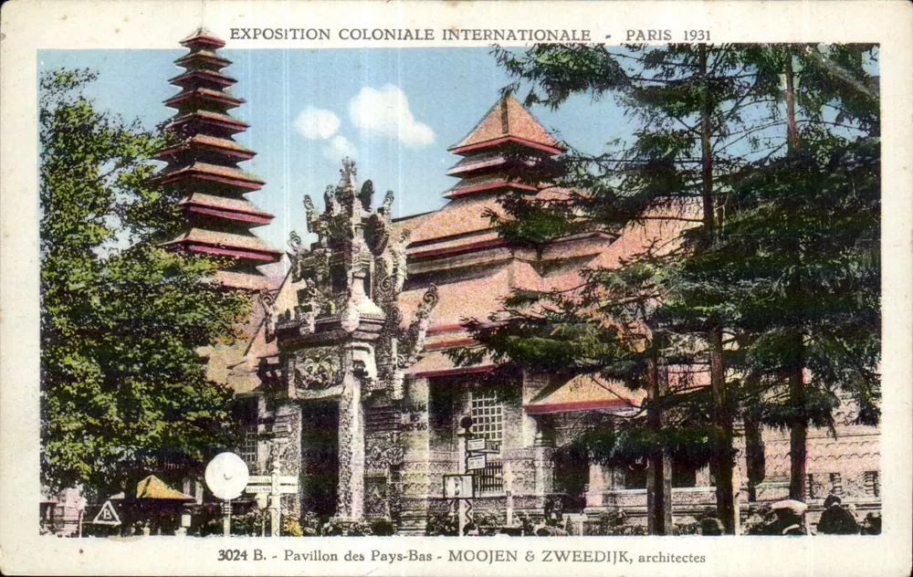 Pavillon der Niederlande — Internationale Kolonialausstellung — Paris 1931 — Moojen & Zweedijk, Architekten - Vorderseite