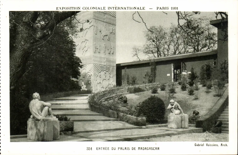 Eingang zum Palast von Madagaskar — Internationale Kolonialausstellung — Paris 1931 - Vorderseite