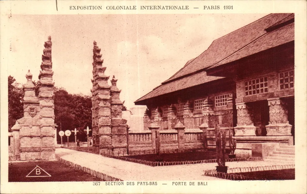 Internationale Kolonialausstellung — Paris 1931 — Niederländischer Bereich — Bali-Tor - Vorderseite