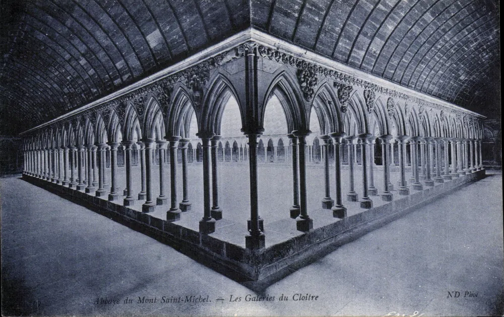 Abadia do Mont-Saint-Michel — As Galerias do Claustro — ND Phot - Frente