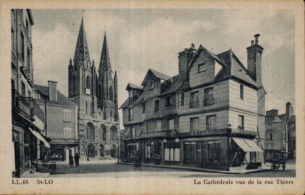 St-LO — A Catedral vista da rue Thiers — LL.48 — Editor: Ch. des Arts Mécaniques, Paris - Frente