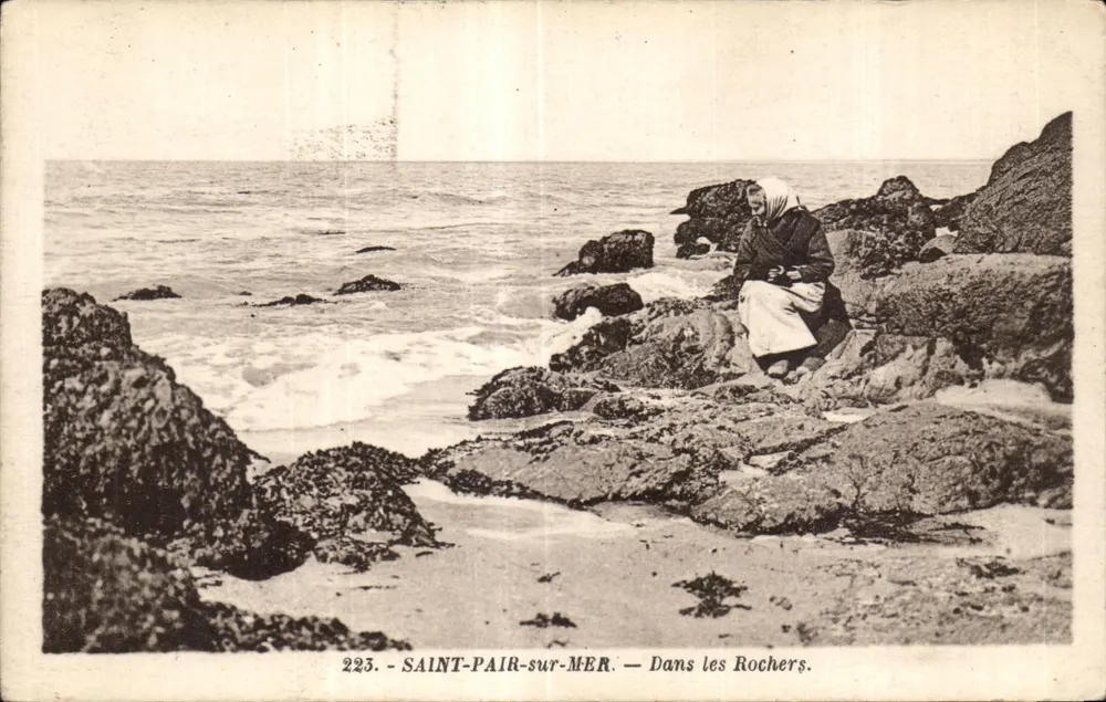 SAINT-PAIR-sur-MER — Unter den Felsen — Édition E. Lecotetey, n°223 - Vorderseite