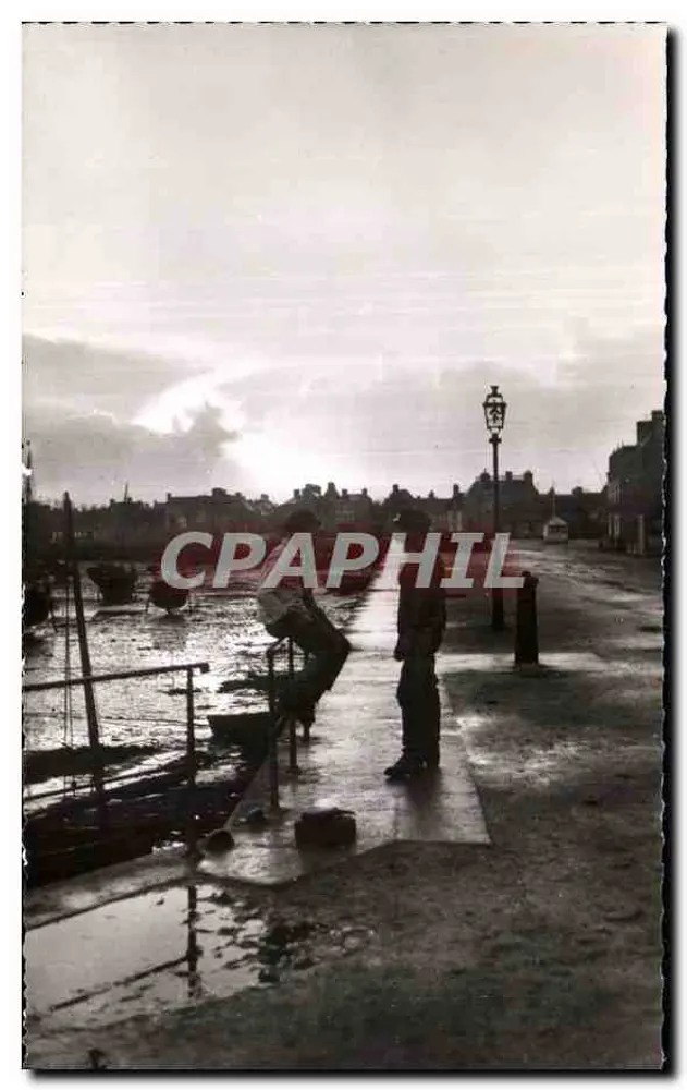 Côtes de la Manche — Um momento de conversa no Port — Studio Bezaire-Mas, Cherbourg - Frente