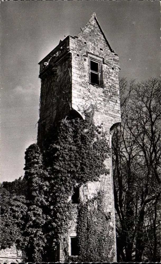 Schloss Gratot — Die Fee-Turm (15. Jahrhundert) — G. Dufour, Coutainville - Vorderseite