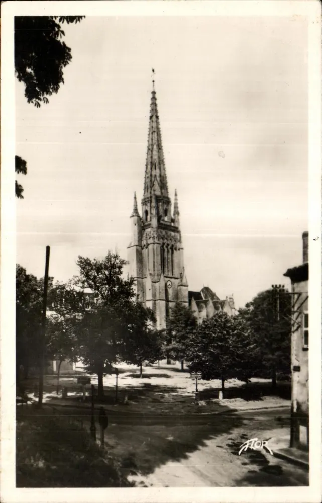 Fontenay-le-Comte — Igreja de Nossa Senhora — Edições NORT - Frente