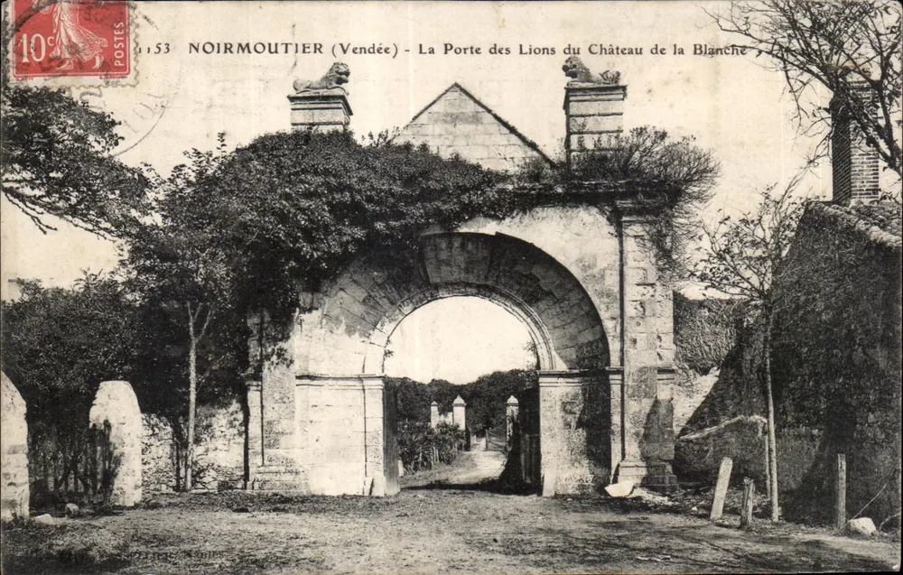 Noirmoutier (Vendée) — La Porte des Lions du Château de la Blanche — unbekannter Verlag, Nr. 1153 - Vorderseite