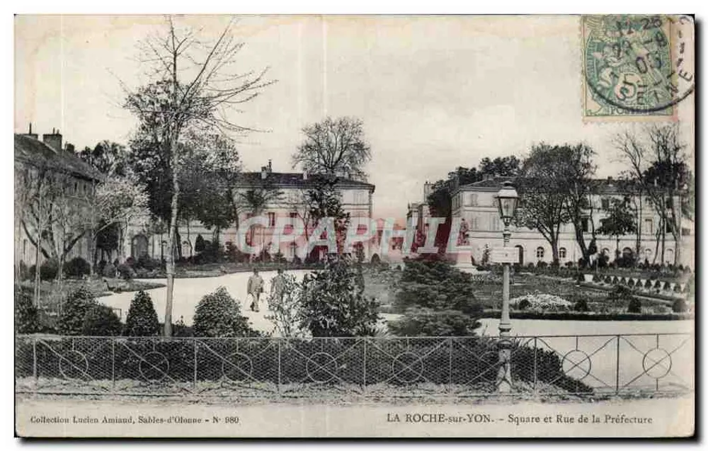 LA ROCHE-sur-YON — Square e Rue da Prefeitura — Coleção Lusien Amiand, N° 980 - Frente