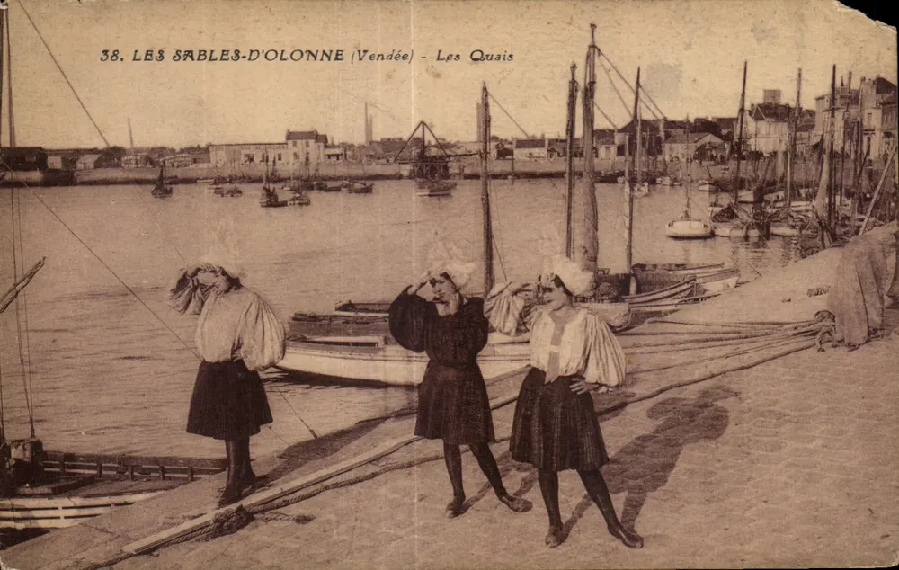 Les Sables-d'Olonne (Vendée) — Les Quais — Phototypie JHLZ-POUPIN, n°38 - Vorderseite
