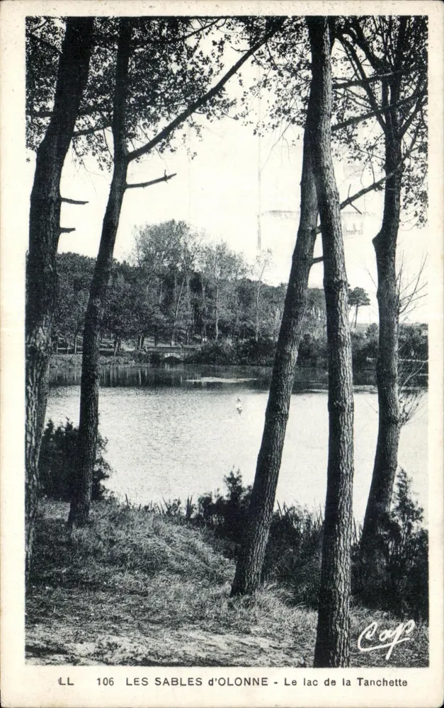 Les Sables d'Olonne - A vista do lago da Tanchette — LL 106, edição A. Perrin - Frente