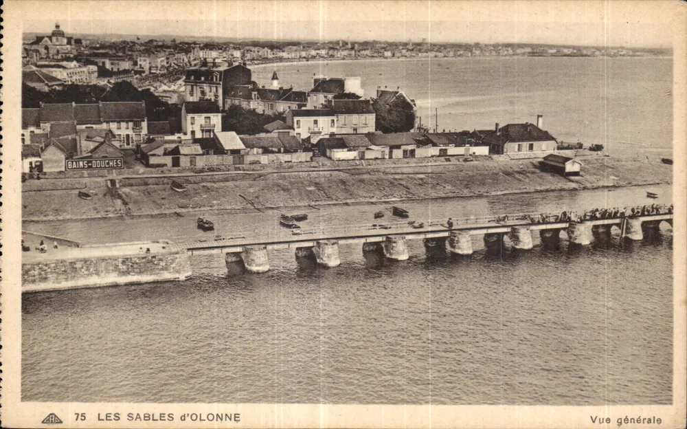 Les Sables d'Olonne — Vista geral — Bilhete postal antigo dos Arts Photographiques - Strasbourg - Frente