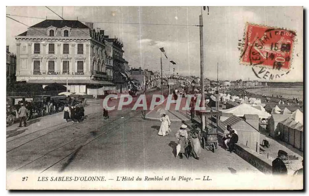 LES SABLES-D'OLONNE. — Das Hotel du Remblai und die Strandpromenade. — LL. - Vorderseite