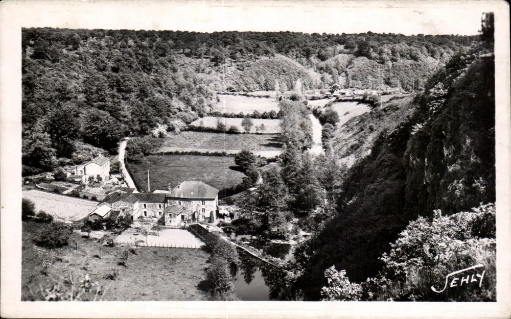 Wald von Mervent — Aussicht auf die Schlucht vom alten Schloss — Editions Jehly - Vorderseite