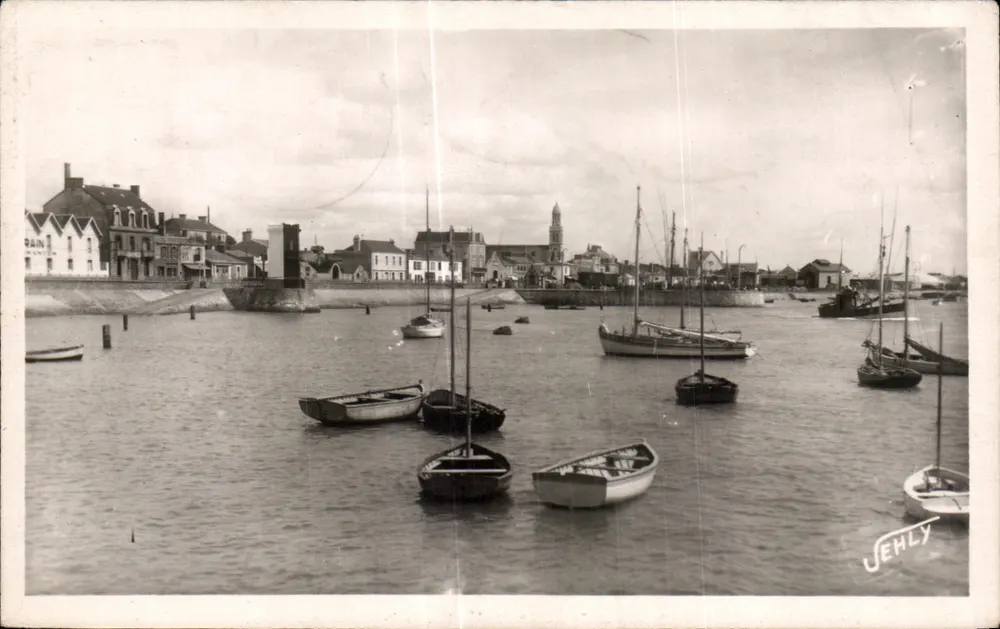 Porto de Croix-de-Vie — vista do porto com barcos — Edições JEHLY, Vende - Frente