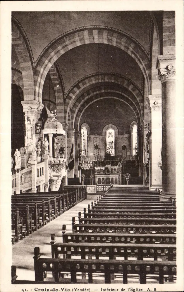 Croix-de-Vie (Vendée) — Innenraum der Kirche A, B — Phototype A. Brisel - Angers - Vorderseite