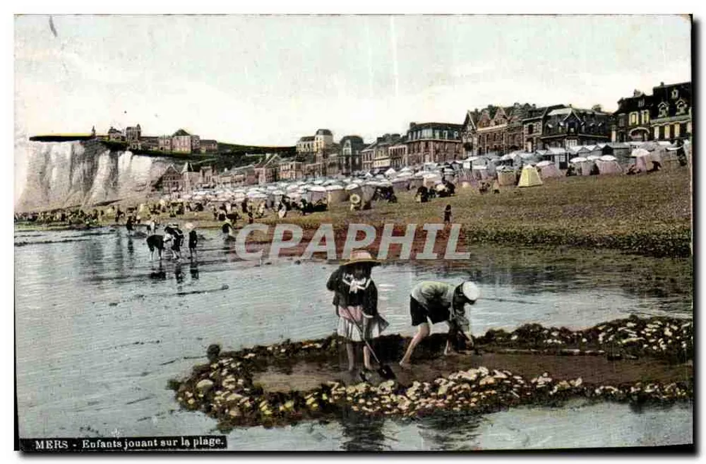 मर्स - समुद्र तट पर खेलते बच्चे — पुराना पोस्टकार्ड, ल.वी. & सी. द्वारा प्रकाशित - आगे