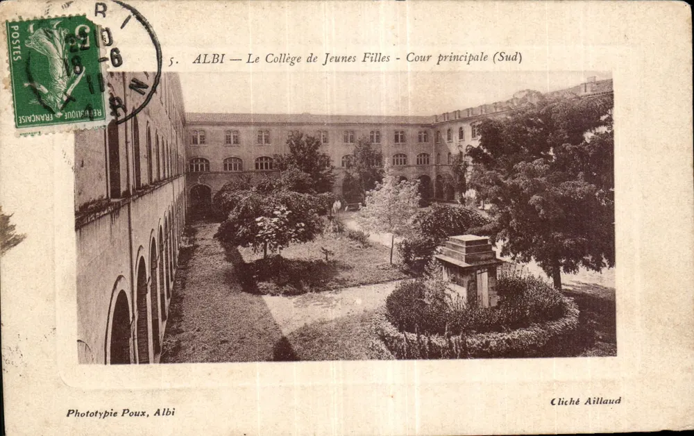 Albi — Das Kollegium der Mädchen - Haupthof (Süd) — Phototypie Poux, Albi - Vorderseite