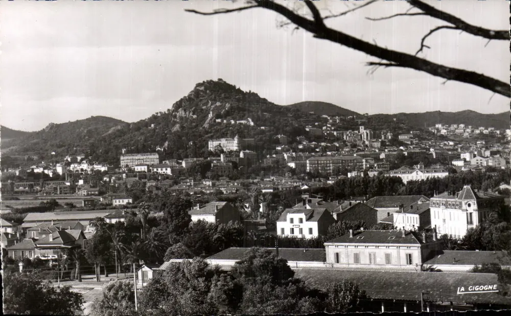 Hyères — Vista geral — Edit. « La Cigogne » (Millo & Leconte) - Frente