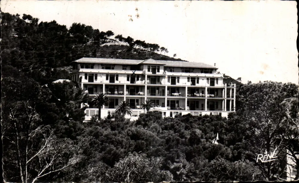 Hyères - Interdepartementales HelioMarine-Klinik - Pavillon Montclair - Vorderseite