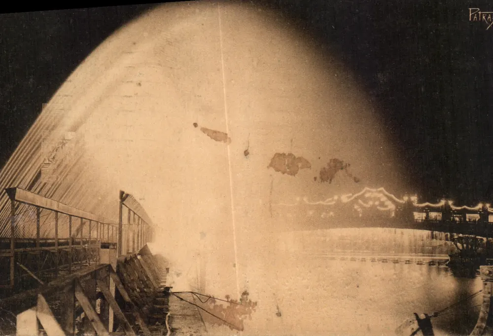 Ansicht der leuchtenden Wasserarch über die Seine — Exposition des Arts Décoratifs Paris 1925 — Éditions d'Art 'Patra' - Vorderseite