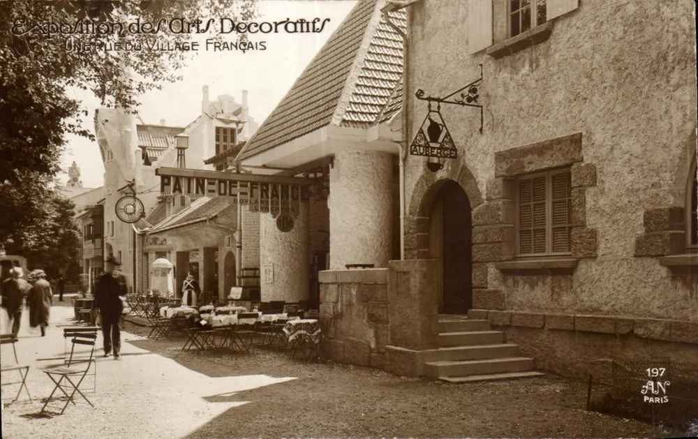 Ausstellung der dekorativen Künste — Eine Straße im französischen Dorf — AN Paris, n°197 - Vorderseite