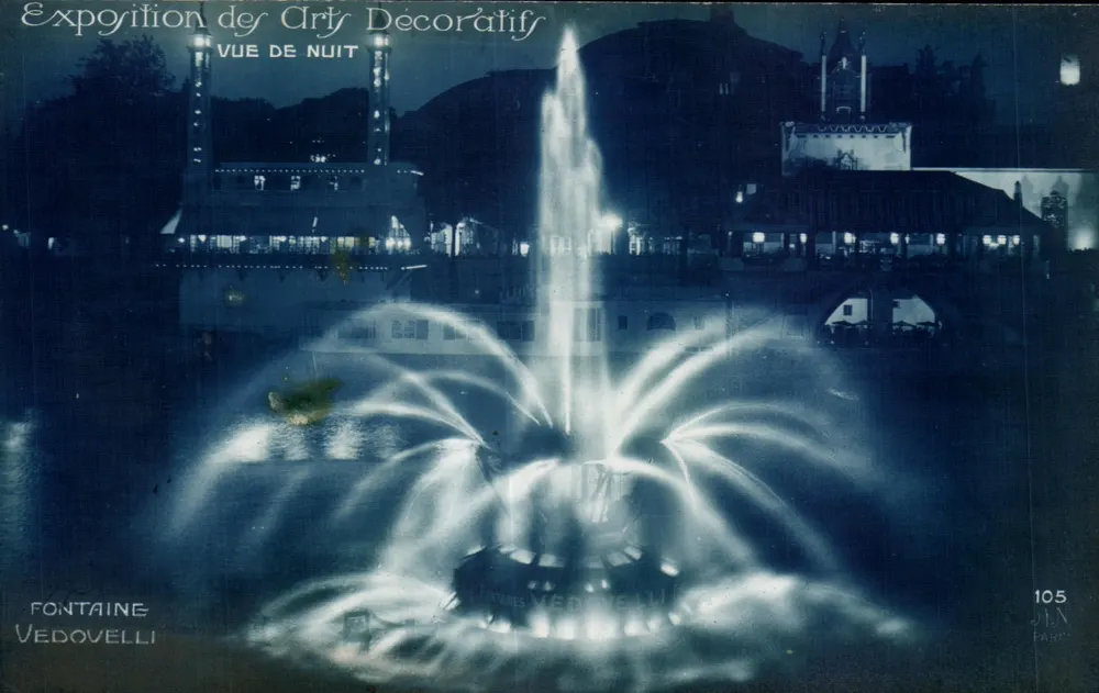 Ausstellung der Dekorativen Künste — Nachtansicht — Fontaine Vedovelli — Verleger J.N. Part, Nr. 105 - Vorderseite