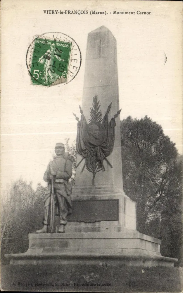 VITRY-le-FRANÇOIS (Marne) - Monument Carnot — A. Hamper, foto-Julli, St-Dizier - Reprodução proibida - Frente